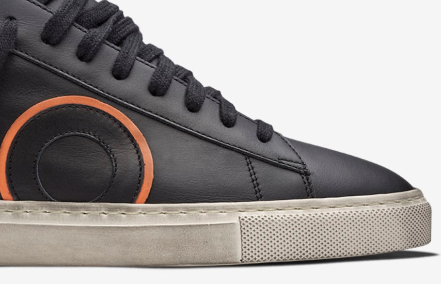 Oliver Cabell Low1-top