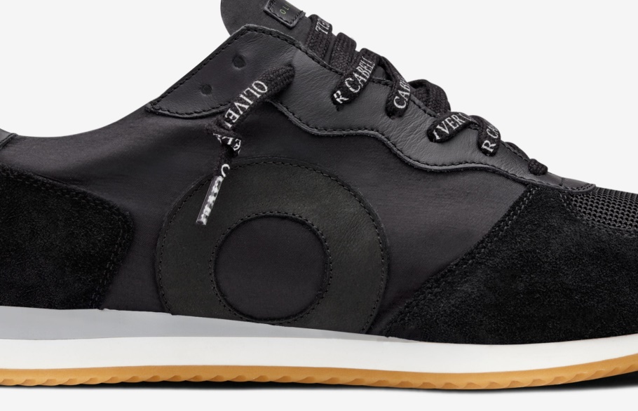 Runner Black Ghost Oliver Kabel